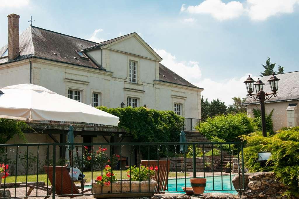 Domaine De La Courbe Hotel Le Lude Exterior photo