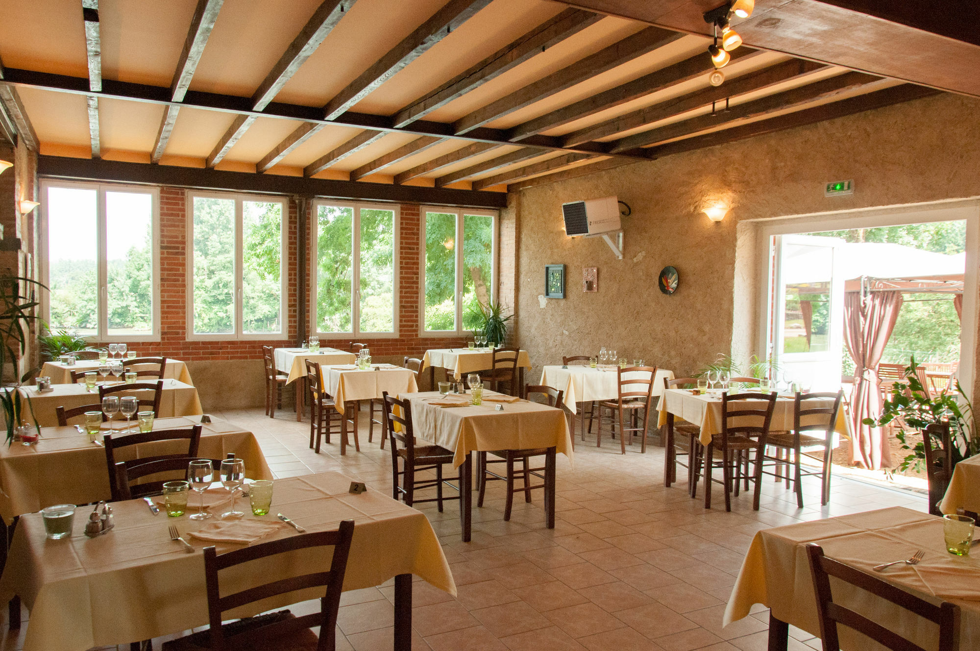Domaine De La Courbe Hotel Le Lude Exterior photo