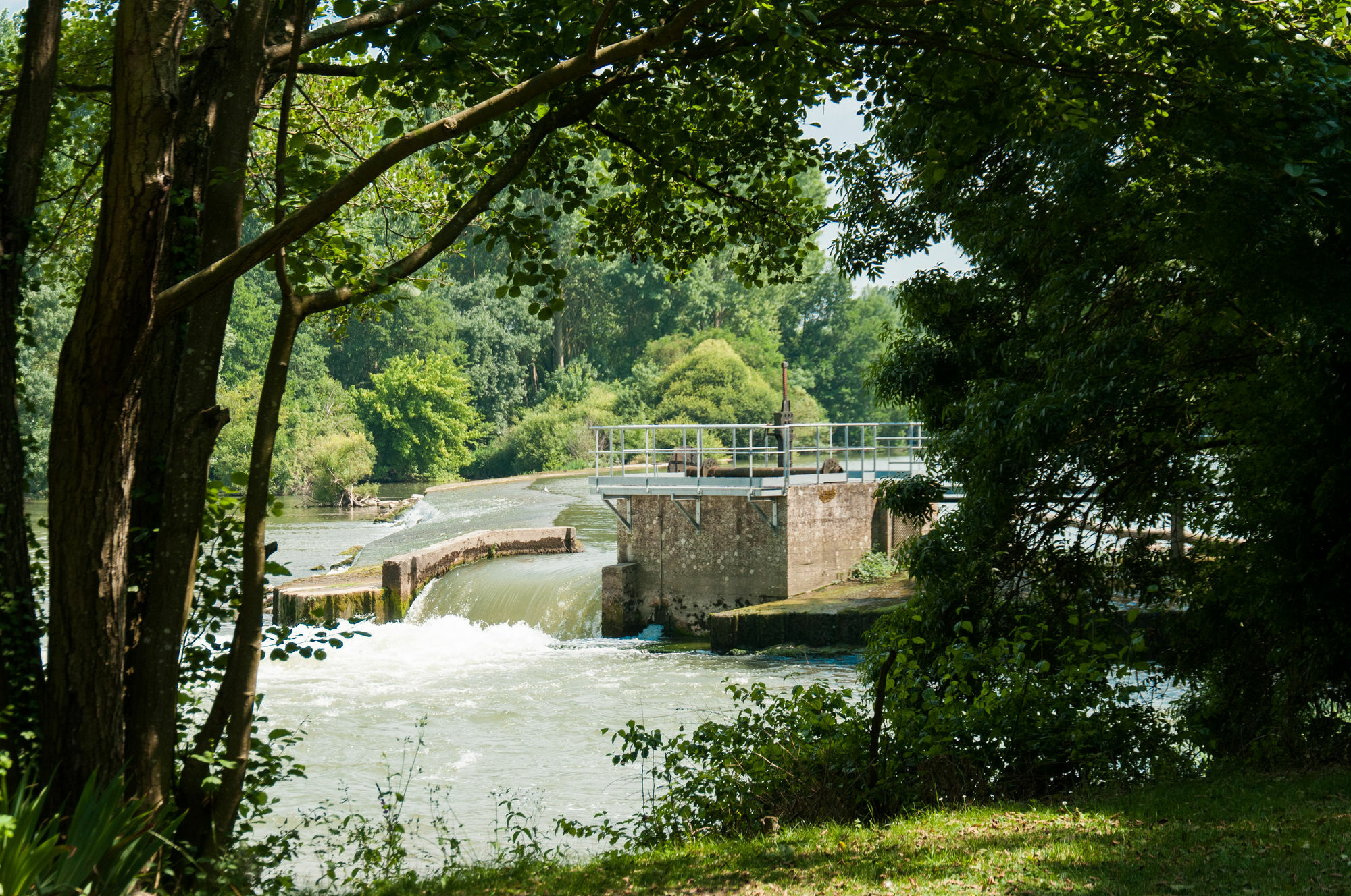 Domaine De La Courbe Hotel Le Lude Exterior photo