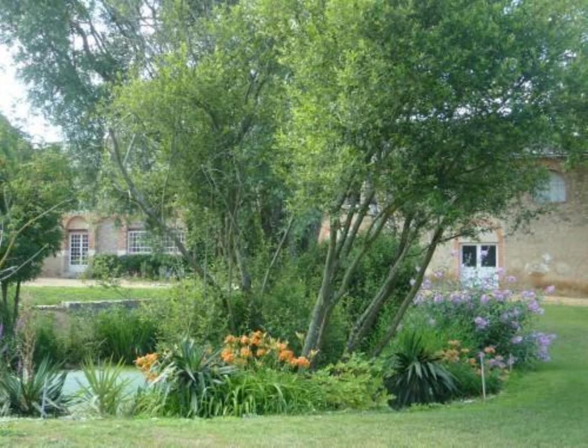 Domaine De La Courbe Hotel Le Lude Exterior photo
